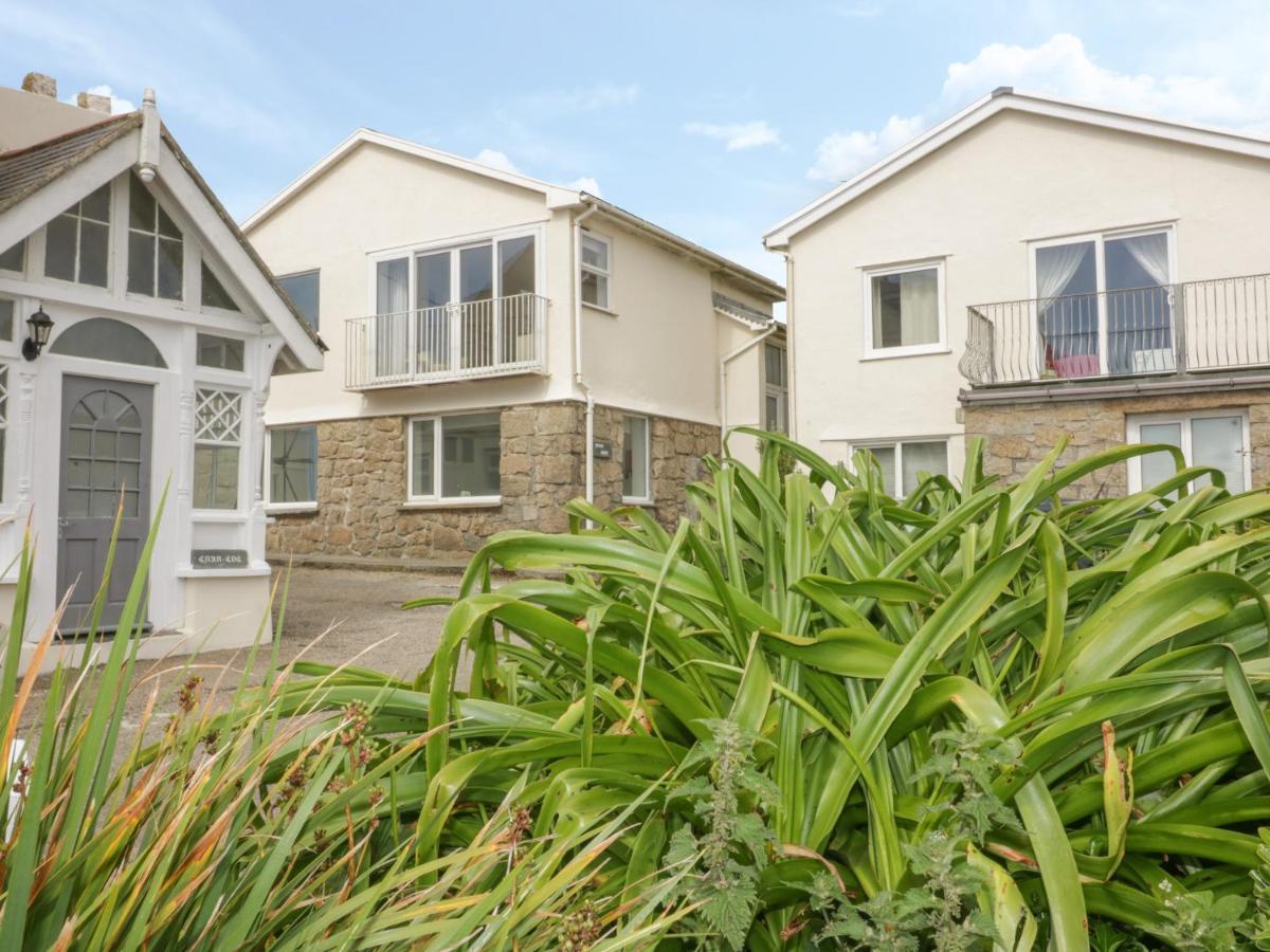 Brook House Villa Trevilley Exterior photo